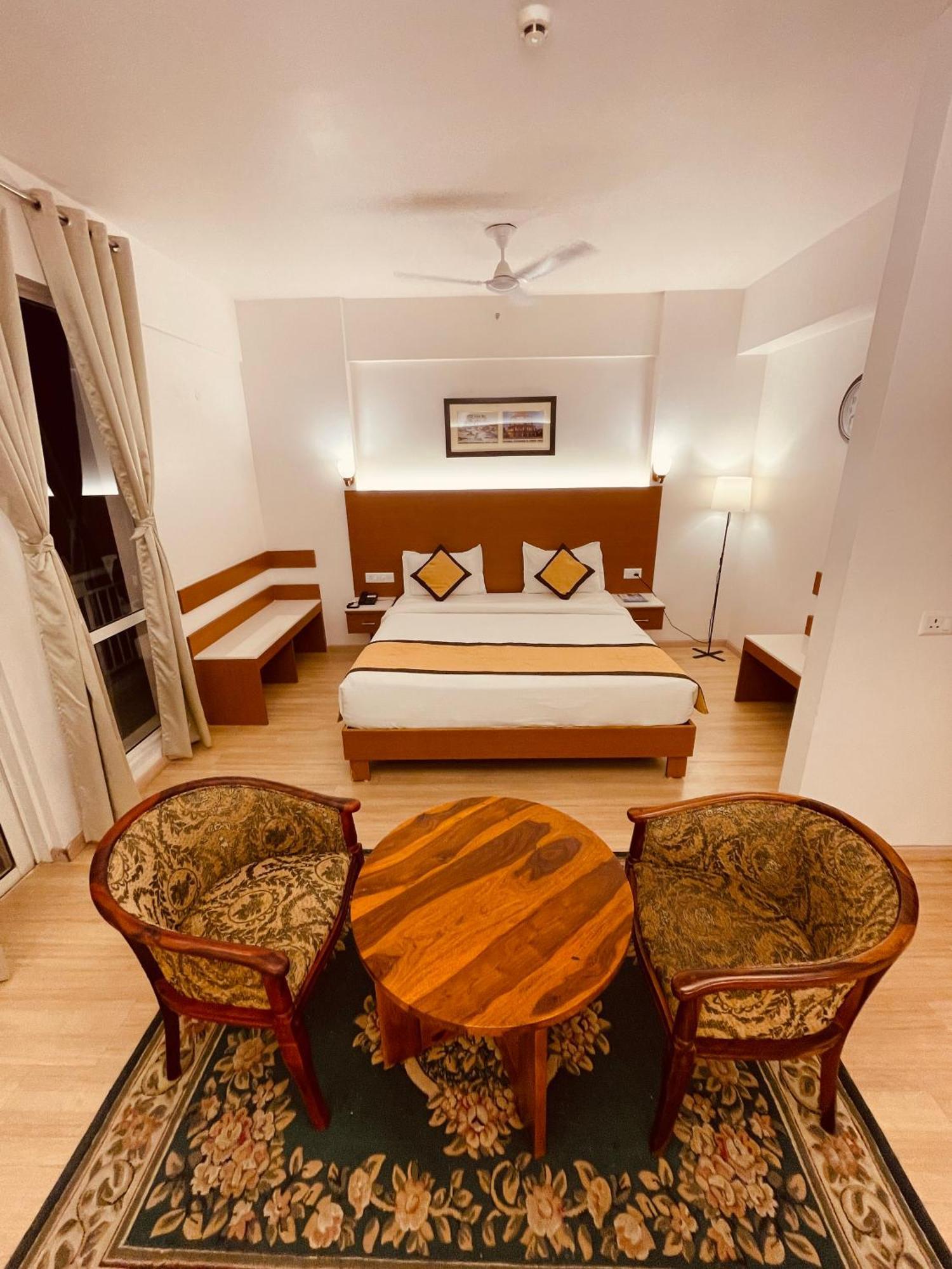 The Grace Residency - Gomtinagar, Lucknow Aparthotel Eksteriør bilde