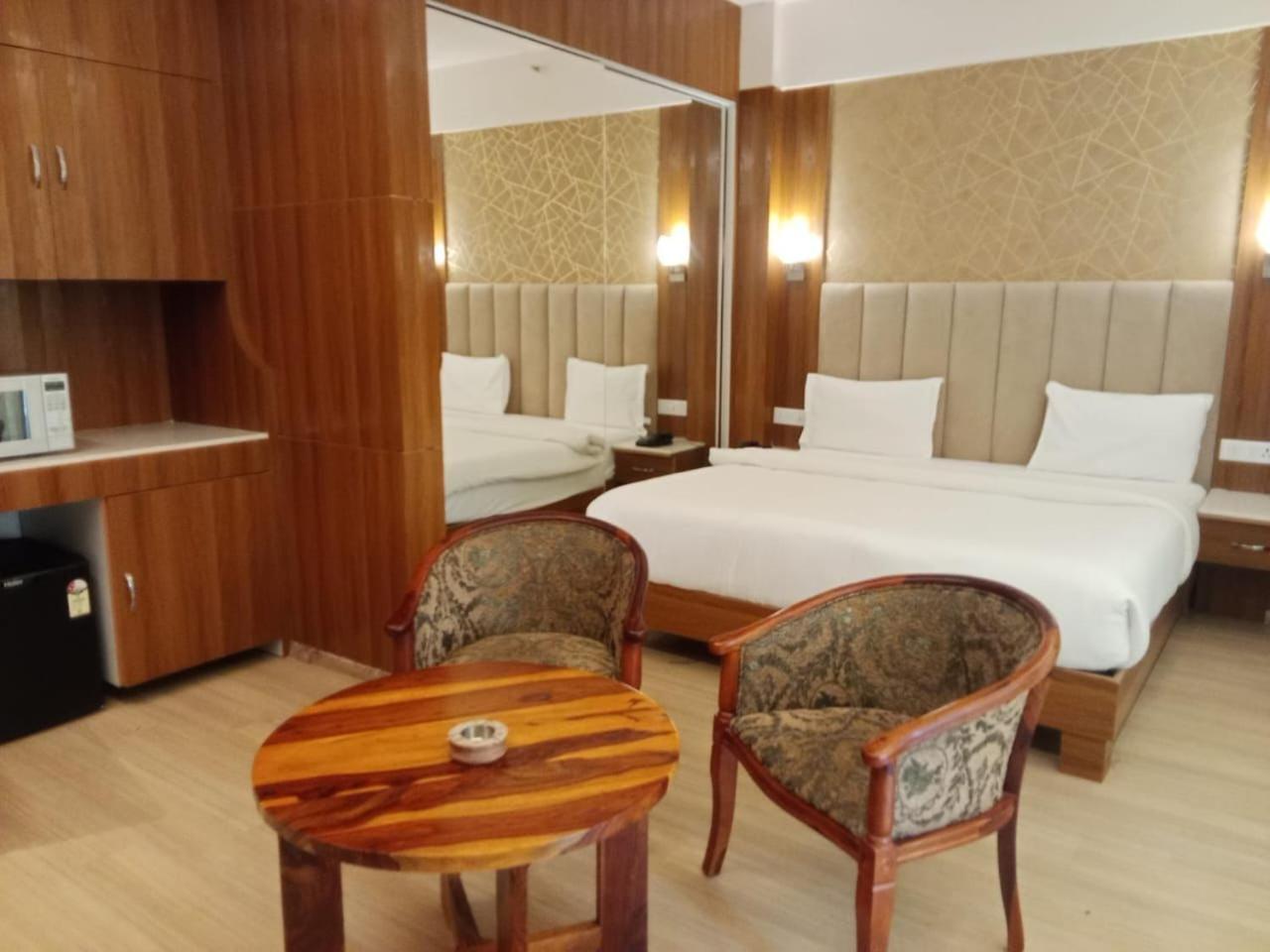 The Grace Residency - Gomtinagar, Lucknow Aparthotel Eksteriør bilde