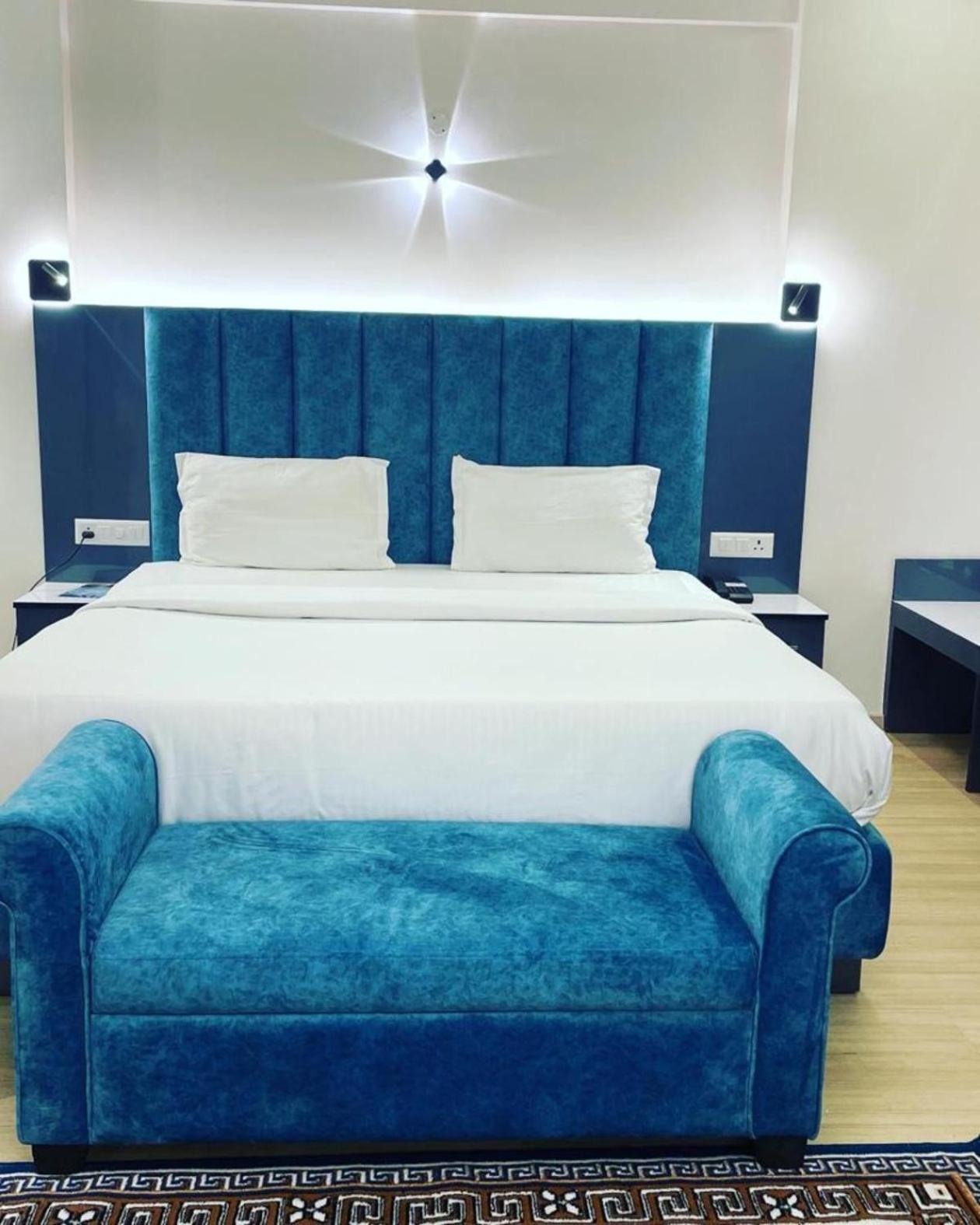 The Grace Residency - Gomtinagar, Lucknow Aparthotel Eksteriør bilde